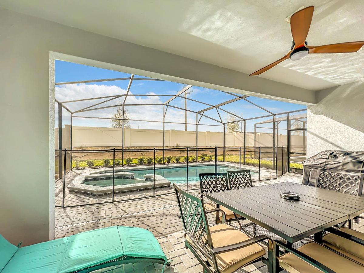Windsor Island Vacation Pool Home ดาเวนพอร์ต ภายนอก รูปภาพ