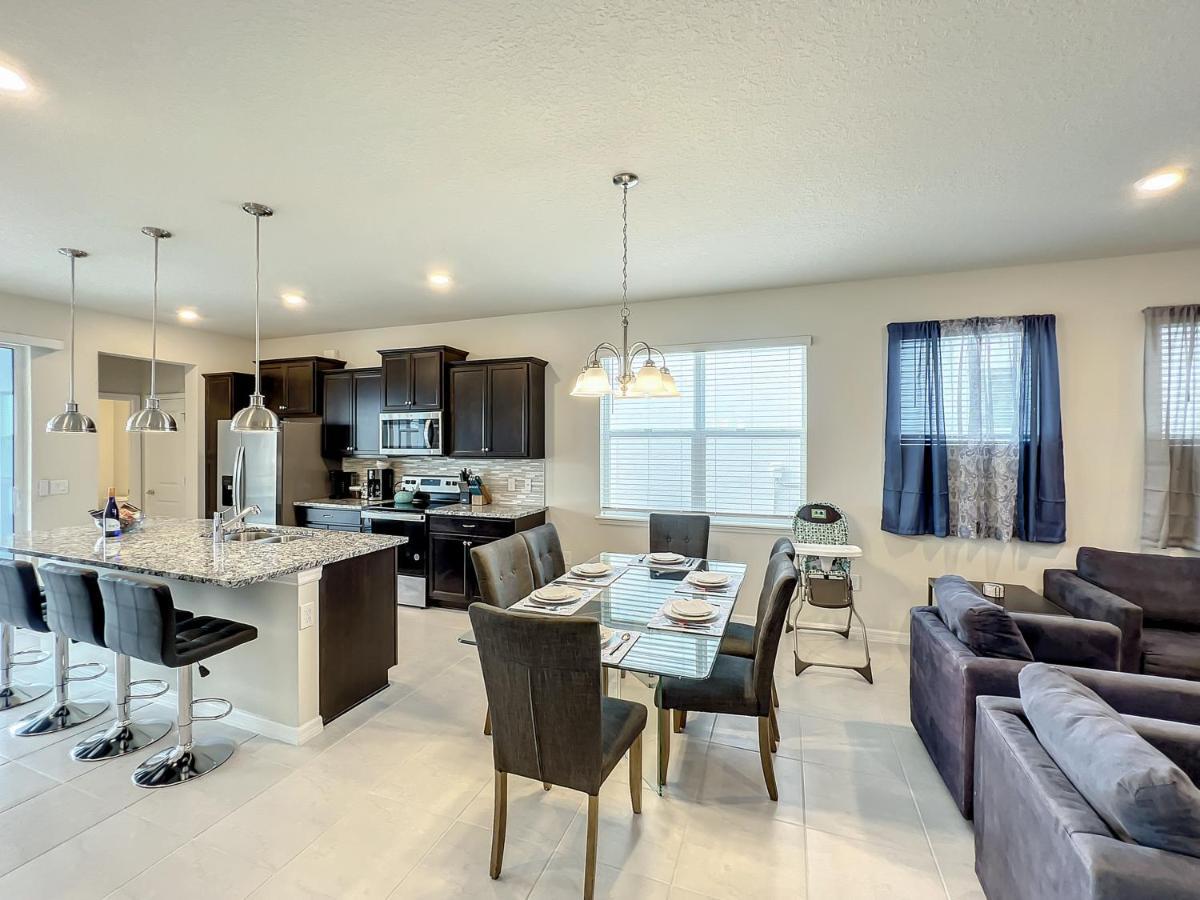 Windsor Island Vacation Pool Home ดาเวนพอร์ต ภายนอก รูปภาพ