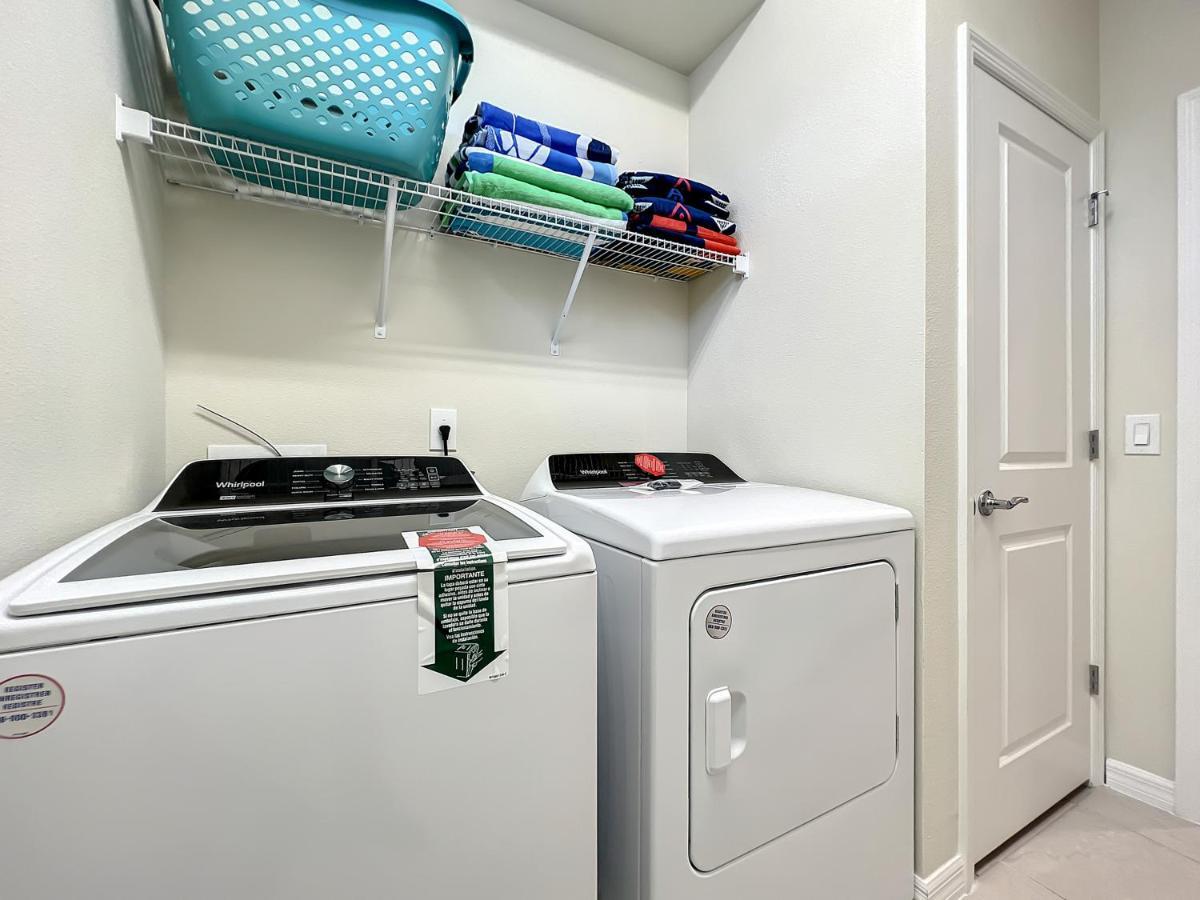 Windsor Island Vacation Pool Home ดาเวนพอร์ต ภายนอก รูปภาพ