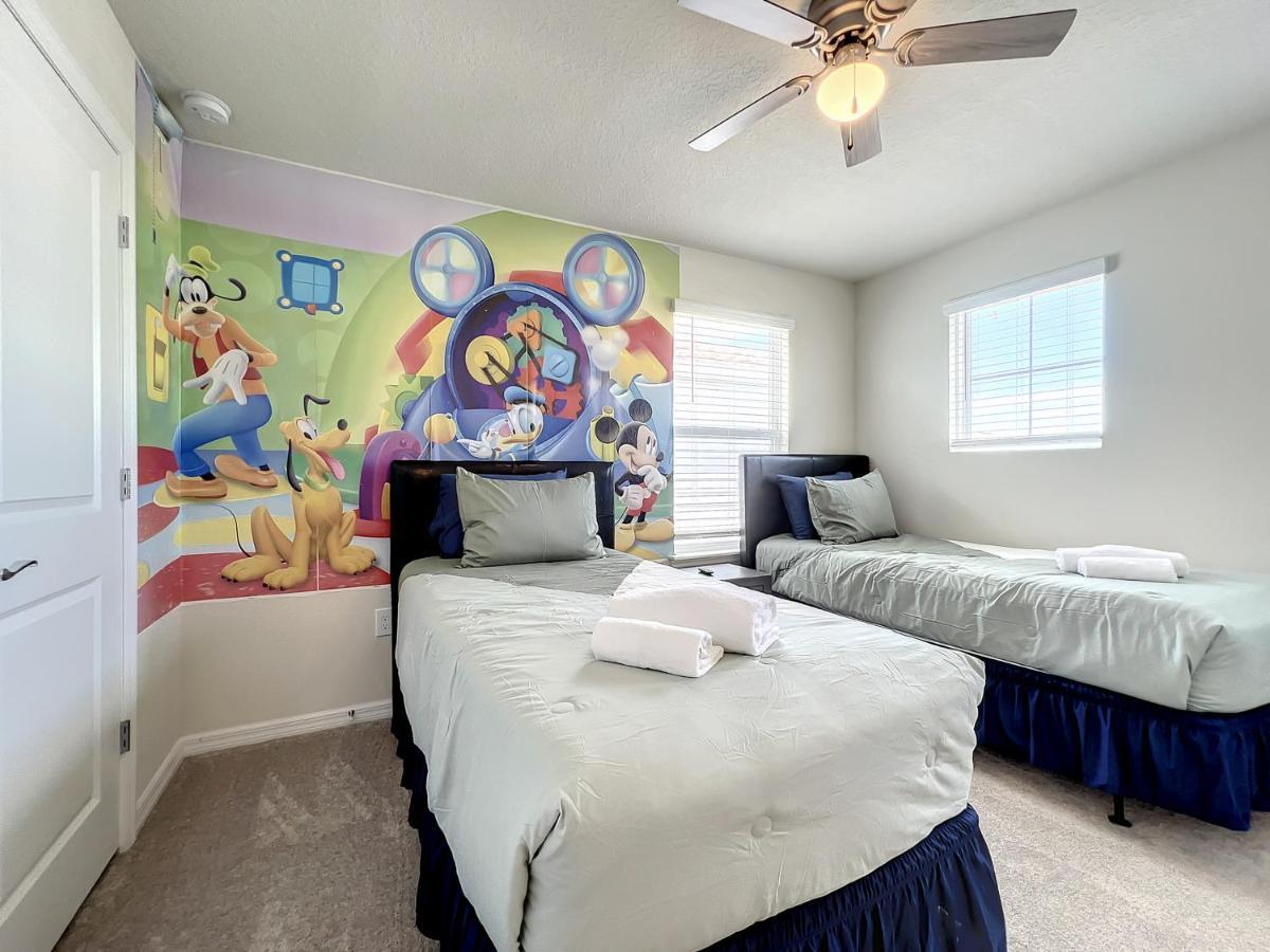 Windsor Island Vacation Pool Home ดาเวนพอร์ต ภายนอก รูปภาพ