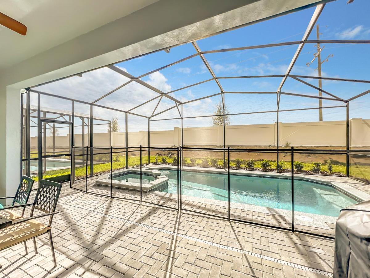 Windsor Island Vacation Pool Home ดาเวนพอร์ต ภายนอก รูปภาพ